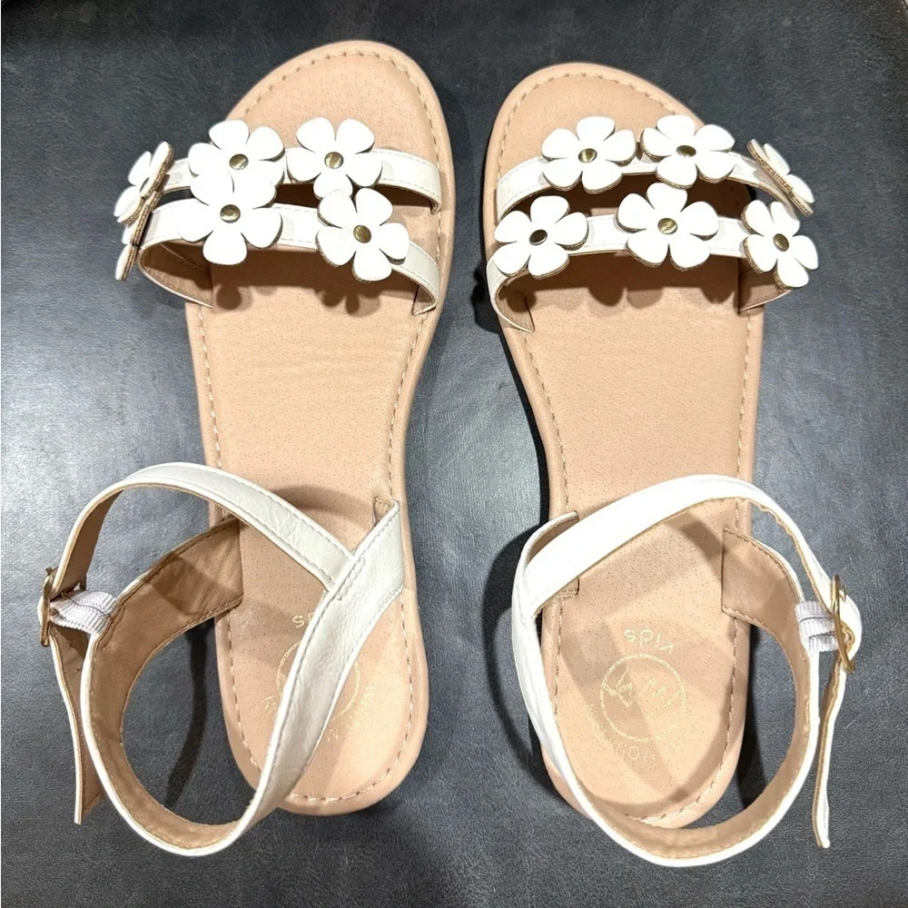 White Mountain Floral White Sandal girls sz 5